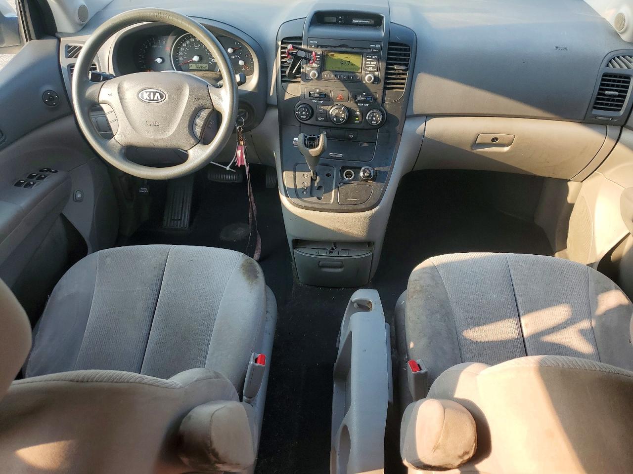 2009 Kia Sedona Lx Серебряный vin: KNDMB233196315865