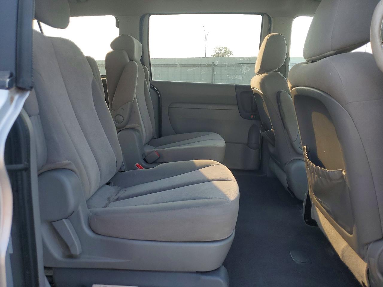 2009 Kia Sedona Lx Серебряный vin: KNDMB233196315865