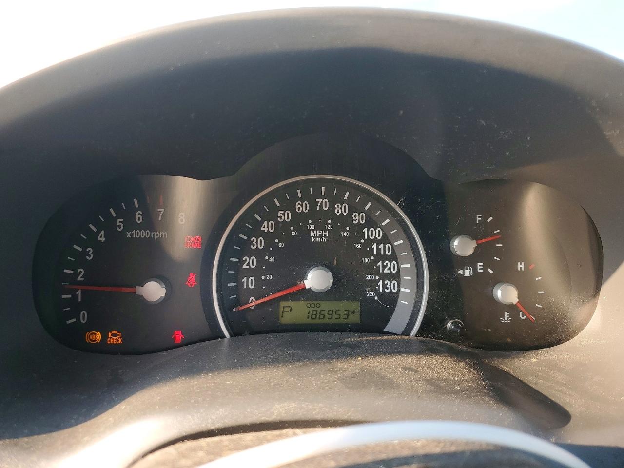 2009 Kia Sedona Lx Серебряный vin: KNDMB233196315865