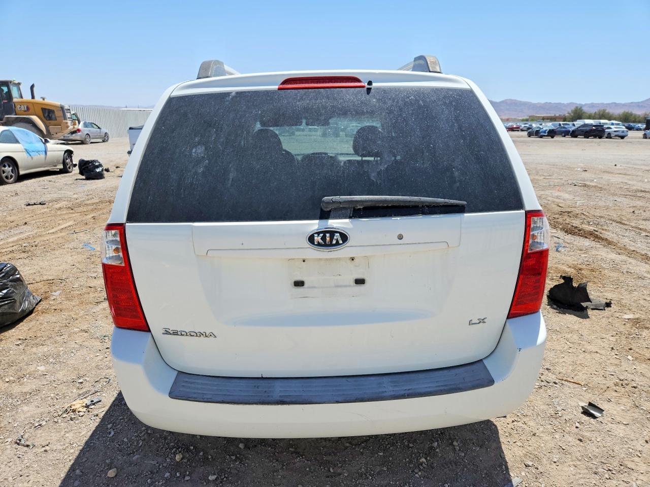 2007 Kia Sedona Base White vin: KNDMB233276111539