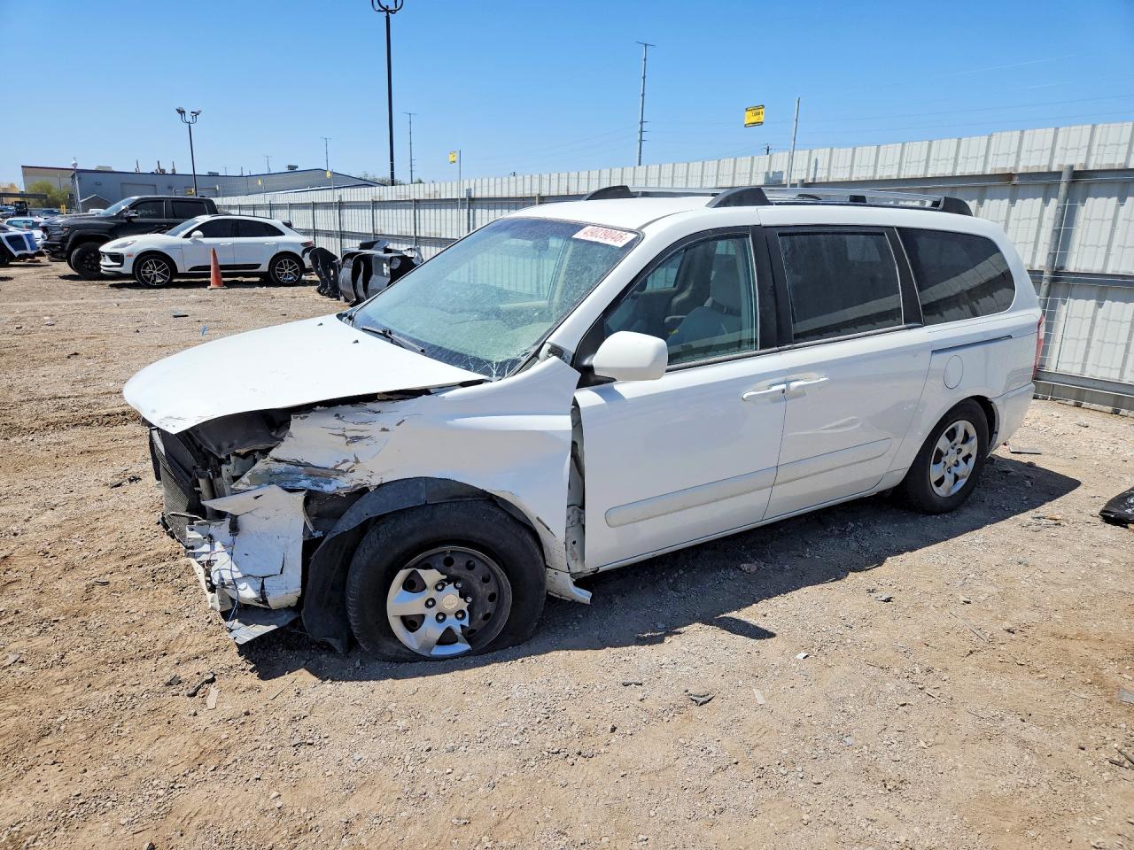 2007 Kia Sedona Base White vin: KNDMB233276111539