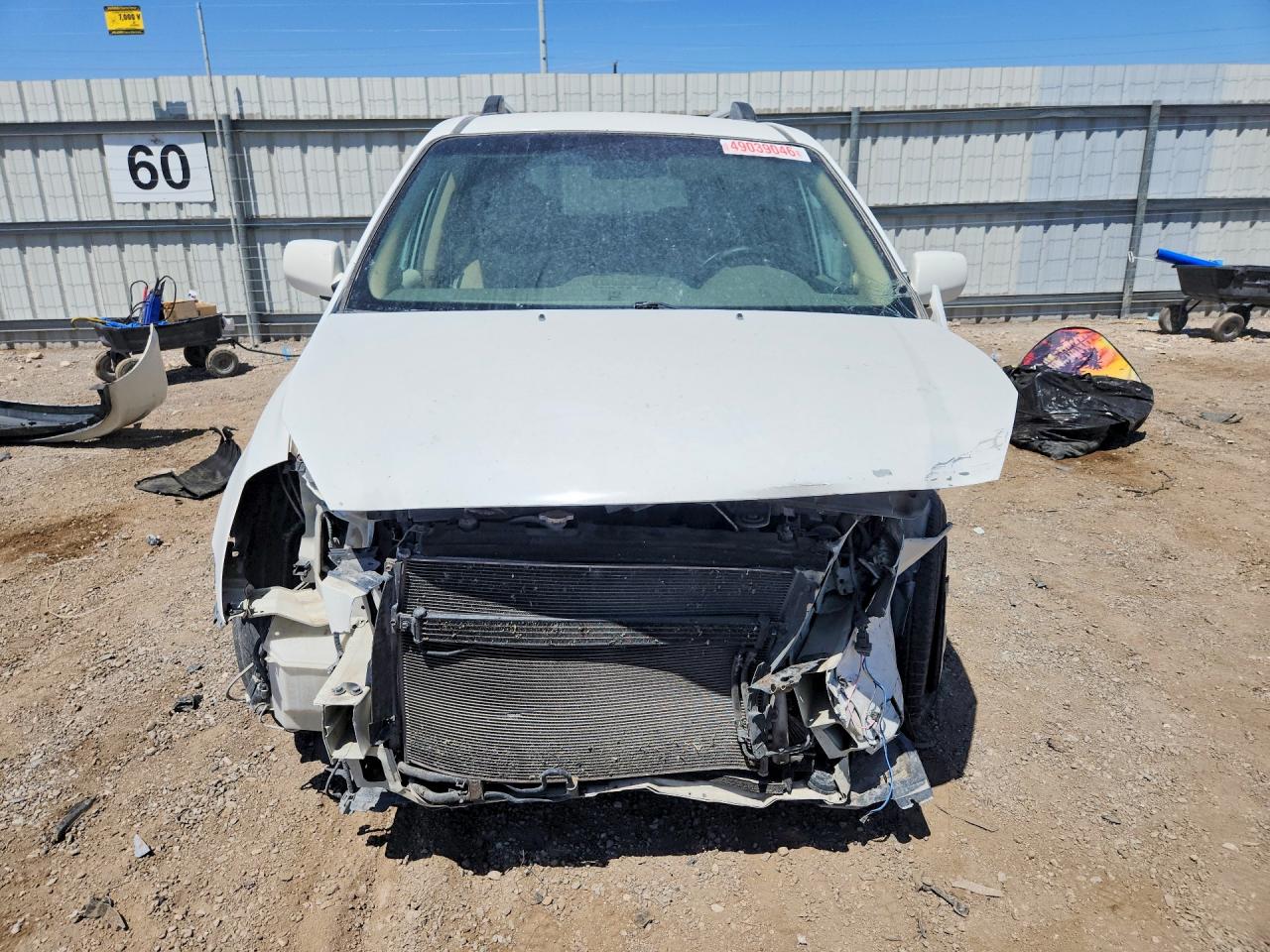 2007 Kia Sedona Base White vin: KNDMB233276111539