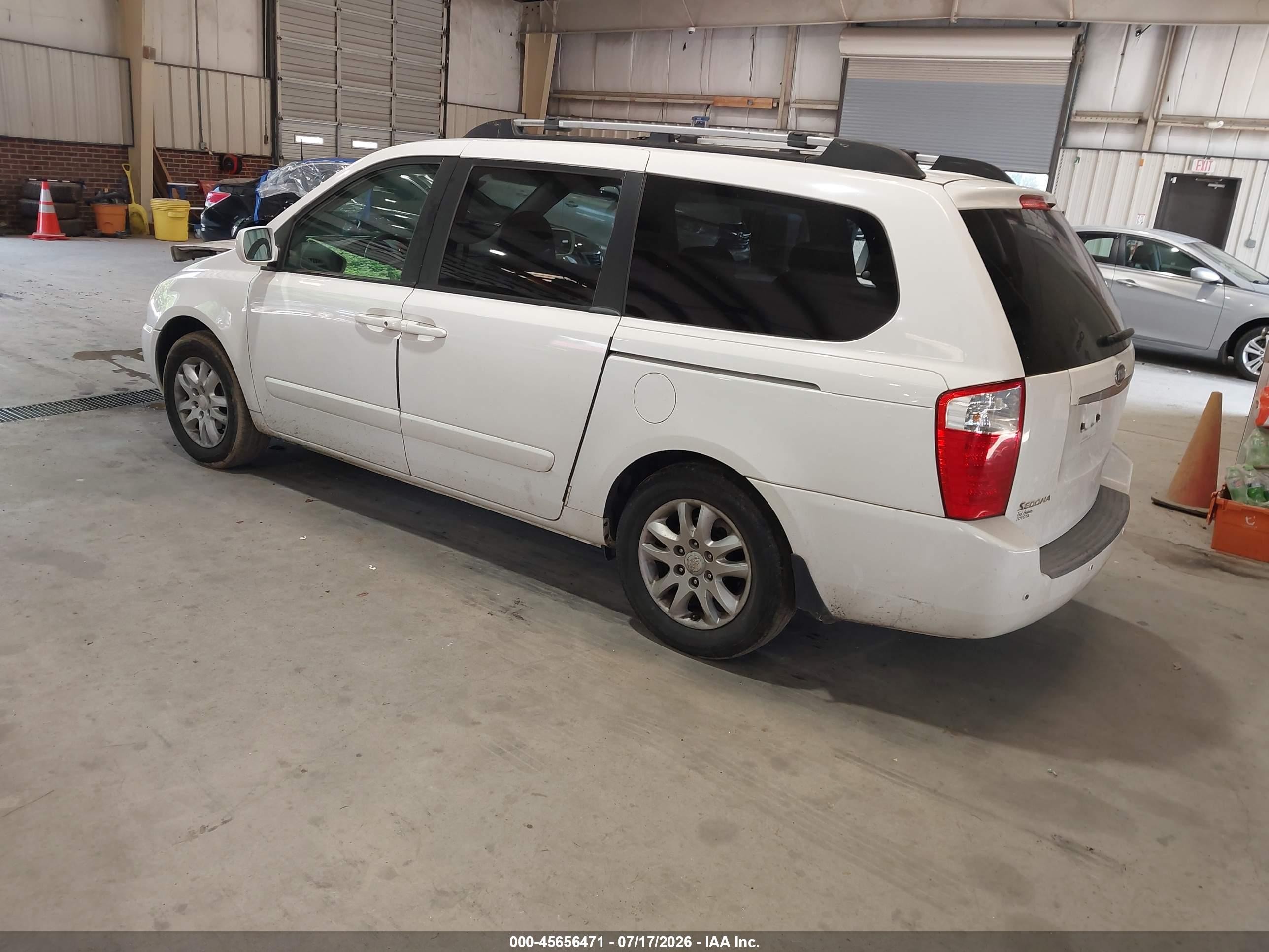 2007 Kia Sedona Ex White vin: KNDMB233276149286