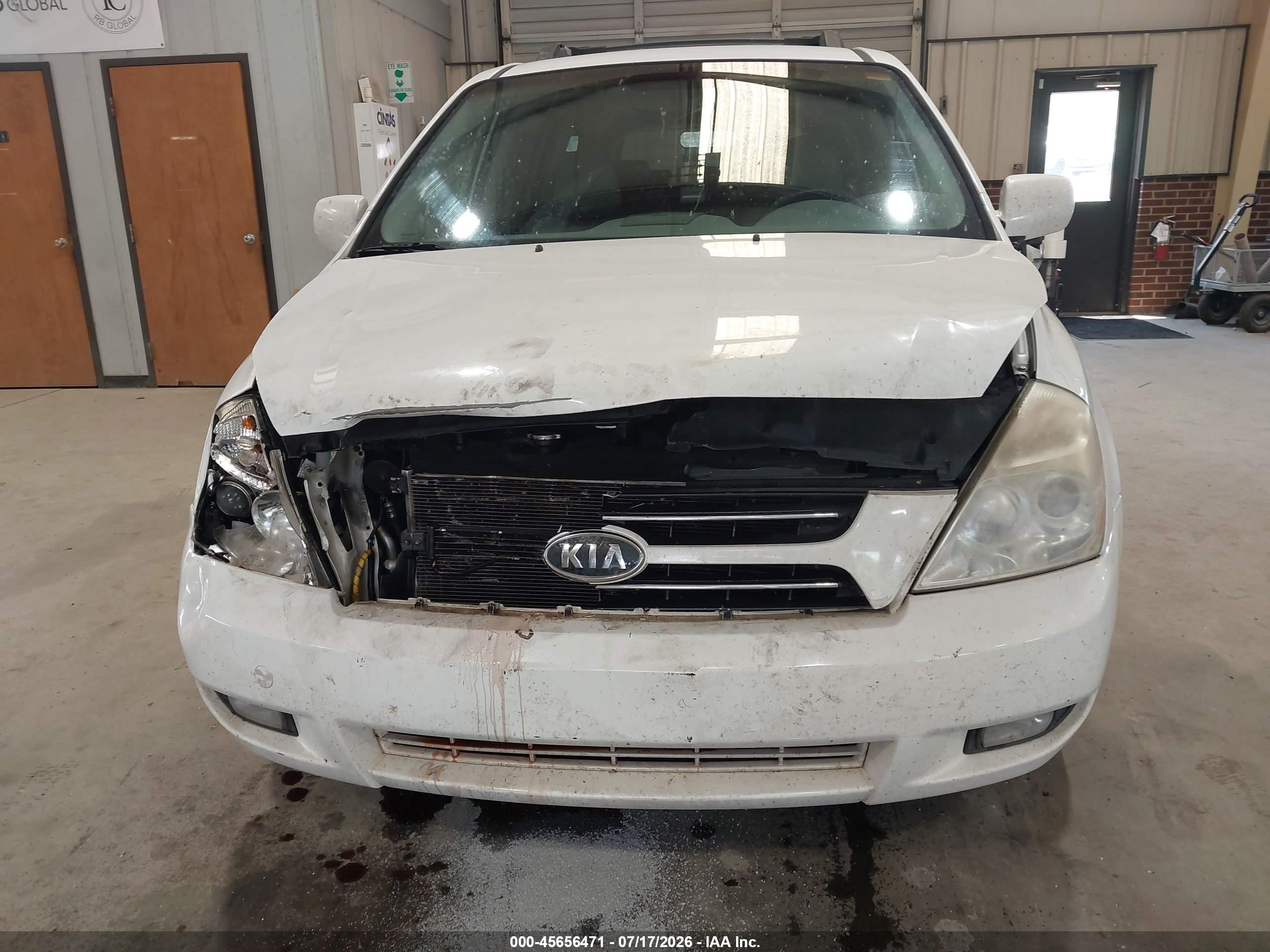 2007 Kia Sedona Ex White vin: KNDMB233276149286