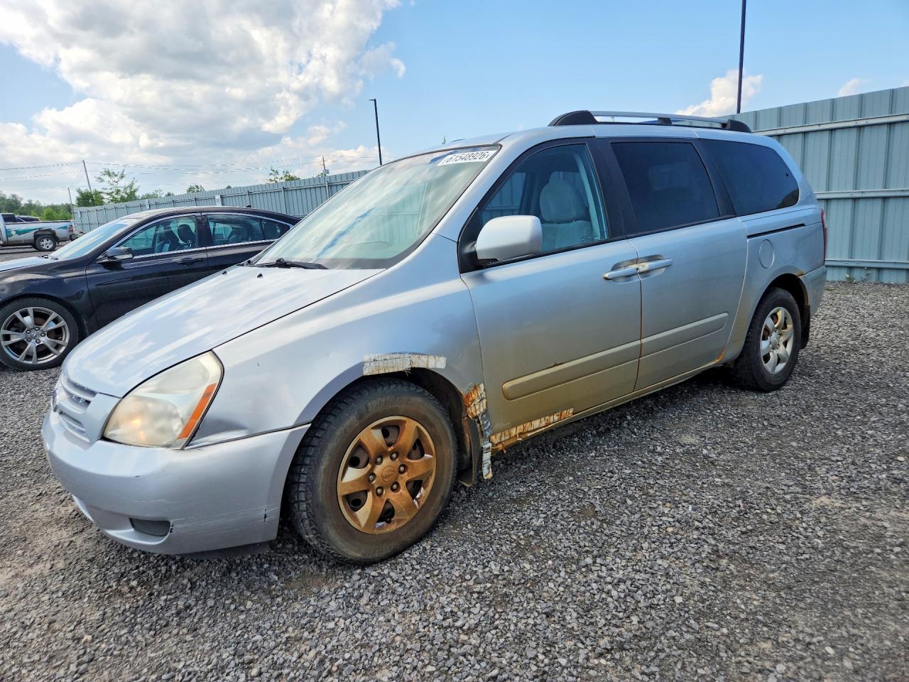 2008 Kia Sedona Lx Silver vin: KNDMB233286196318