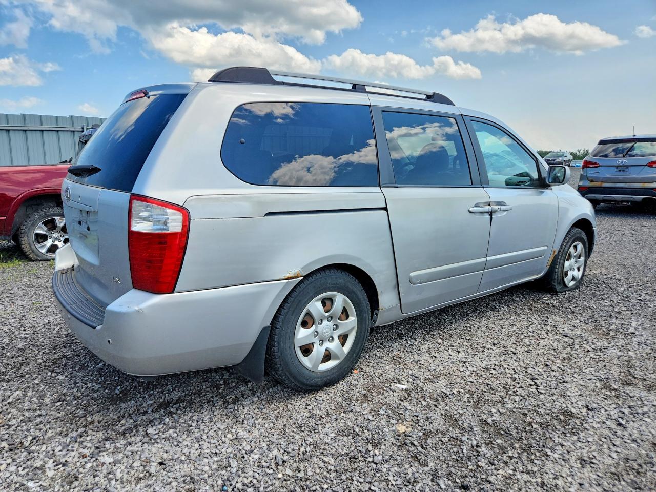 2008 Kia Sedona Lx Silver vin: KNDMB233286196318