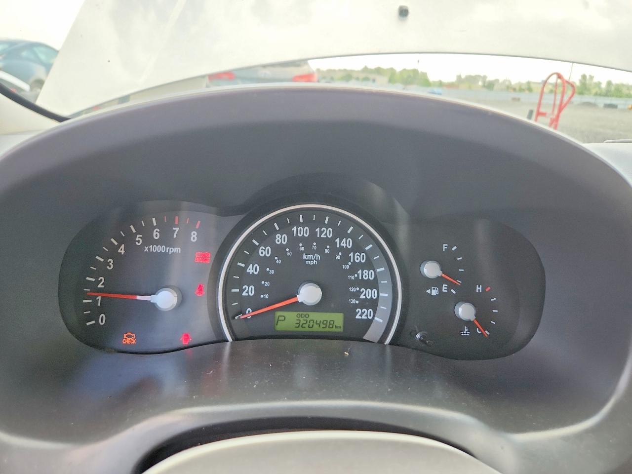 2008 Kia Sedona Lx Silver vin: KNDMB233286196318