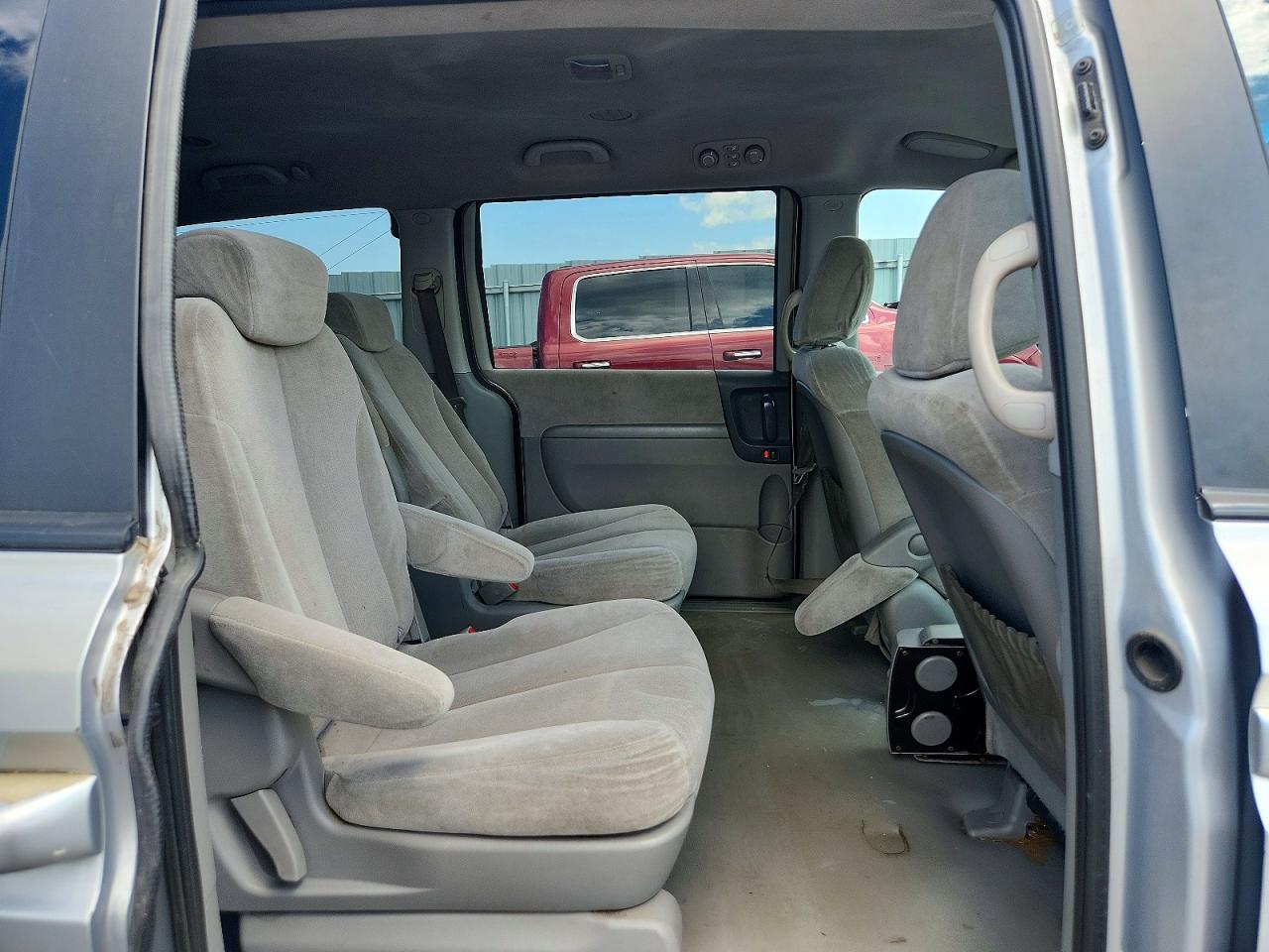 2008 Kia Sedona Lx Silver vin: KNDMB233286196318