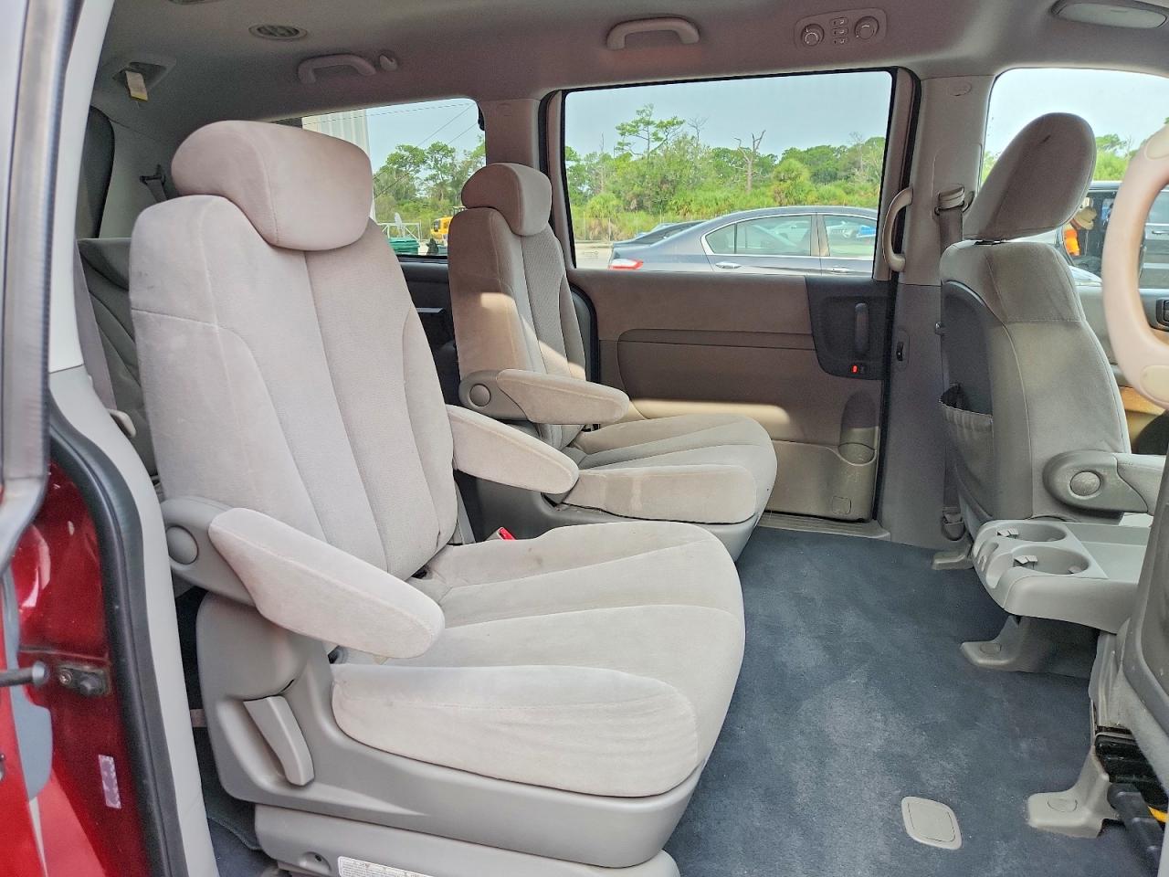 2008 Kia Sedona Lx Maroon vin: KNDMB233286197744