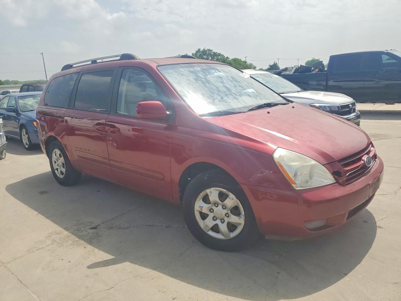 2008 Kia Sedona Lx Бордовый vin: KNDMB233286226210