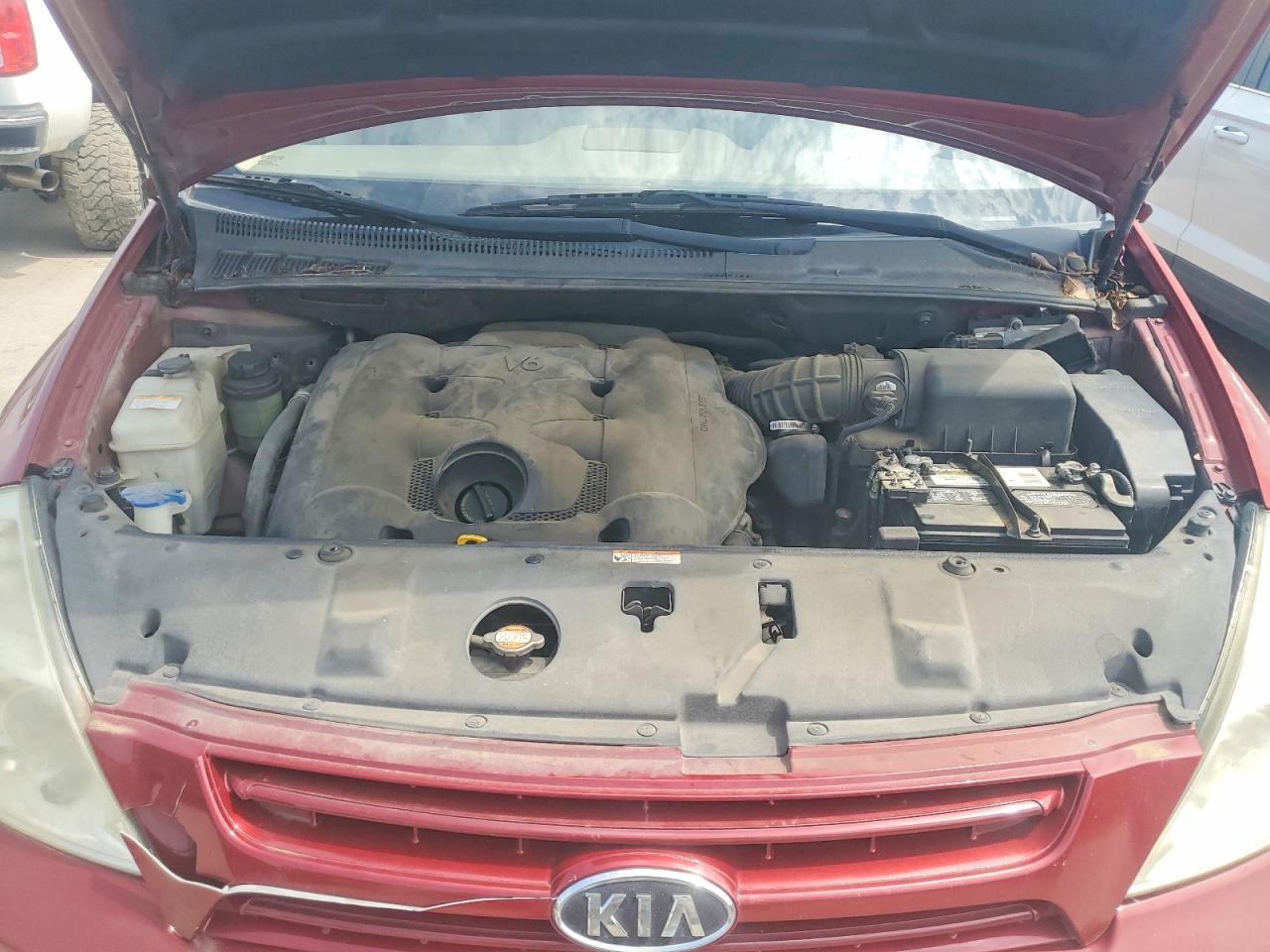 2008 Kia Sedona Lx Бордовый vin: KNDMB233286226210