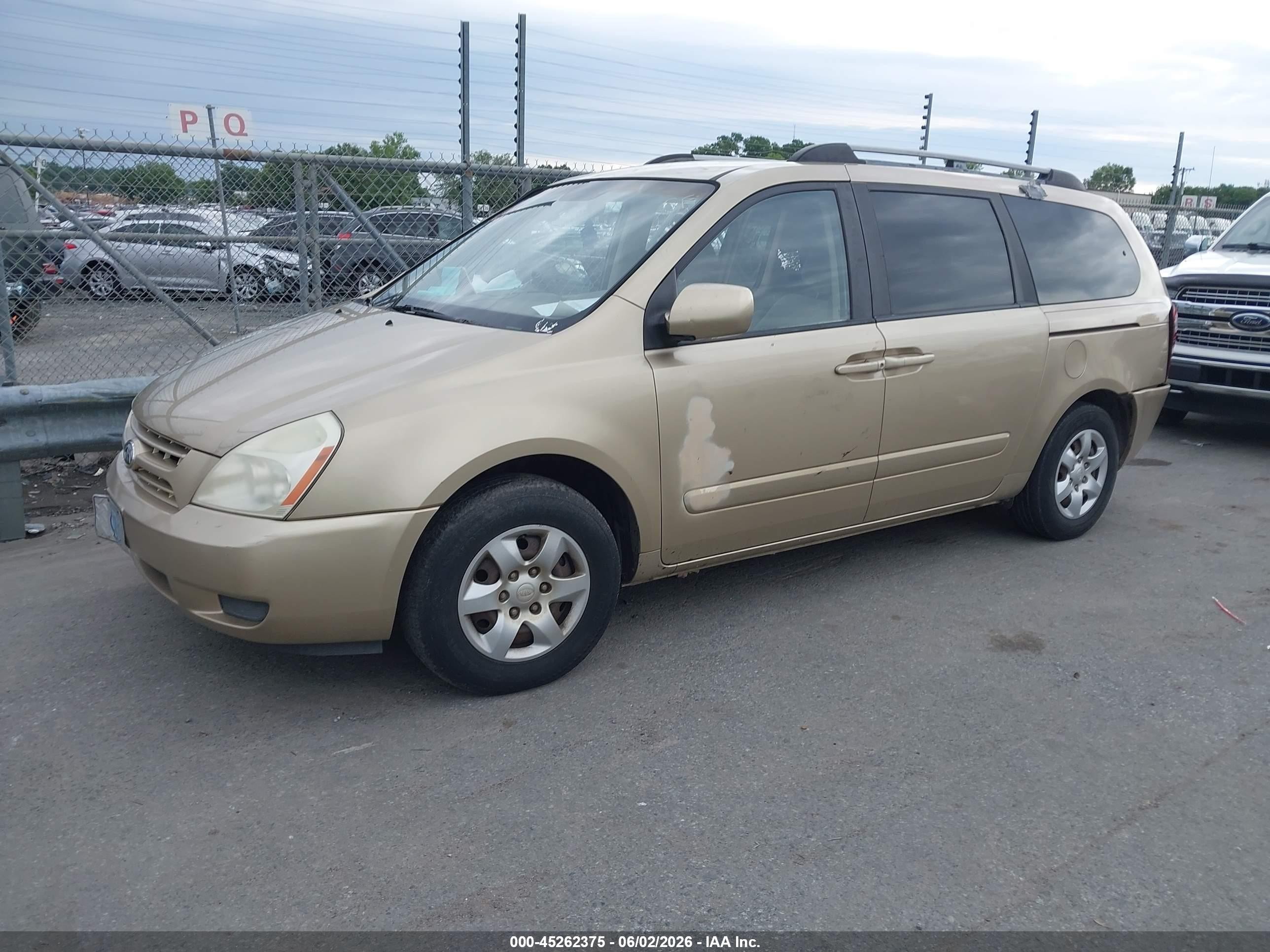 2008 Kia Sedona Lx Gold vin: KNDMB233286255335