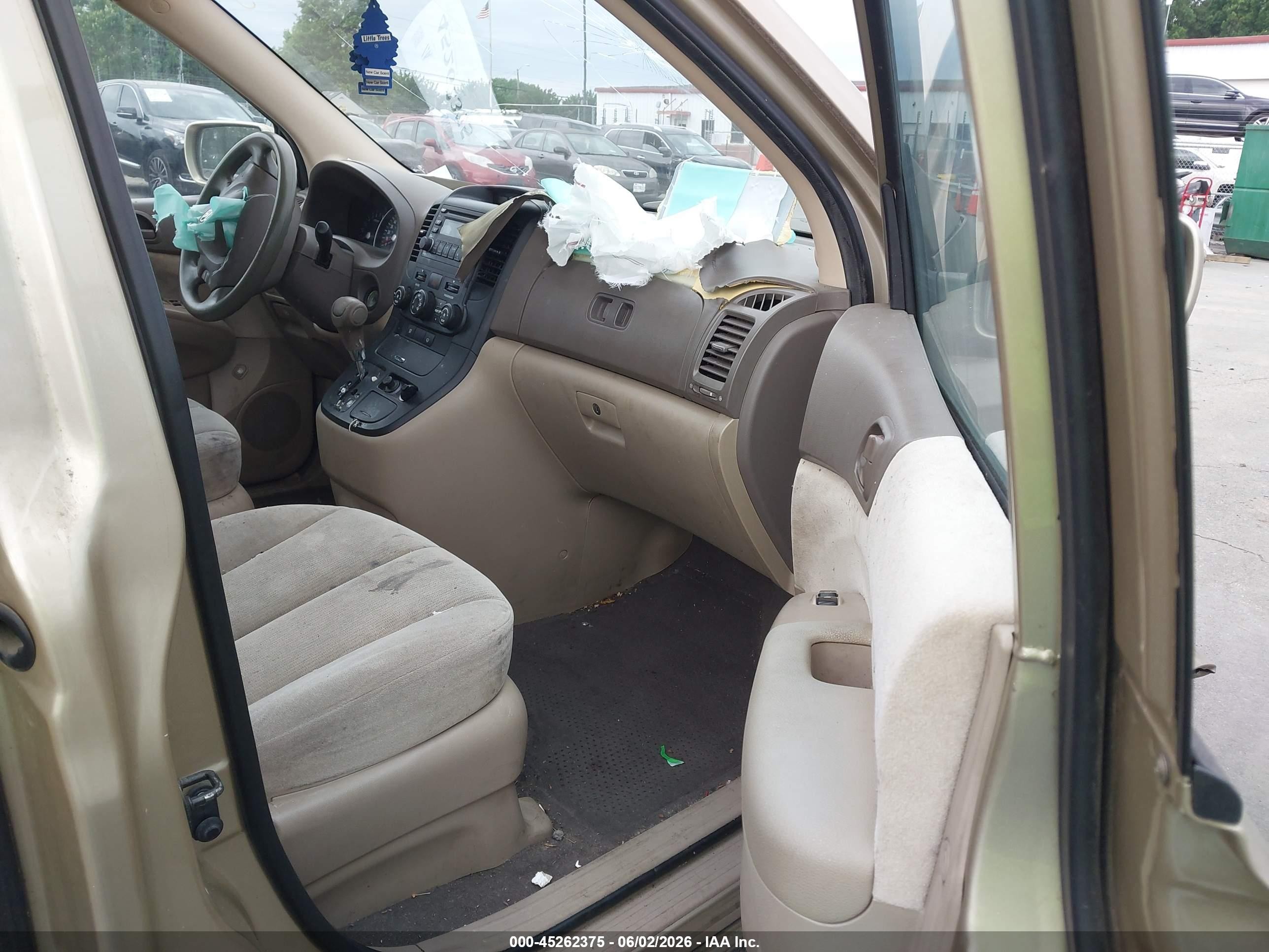 2008 Kia Sedona Lx Gold vin: KNDMB233286255335