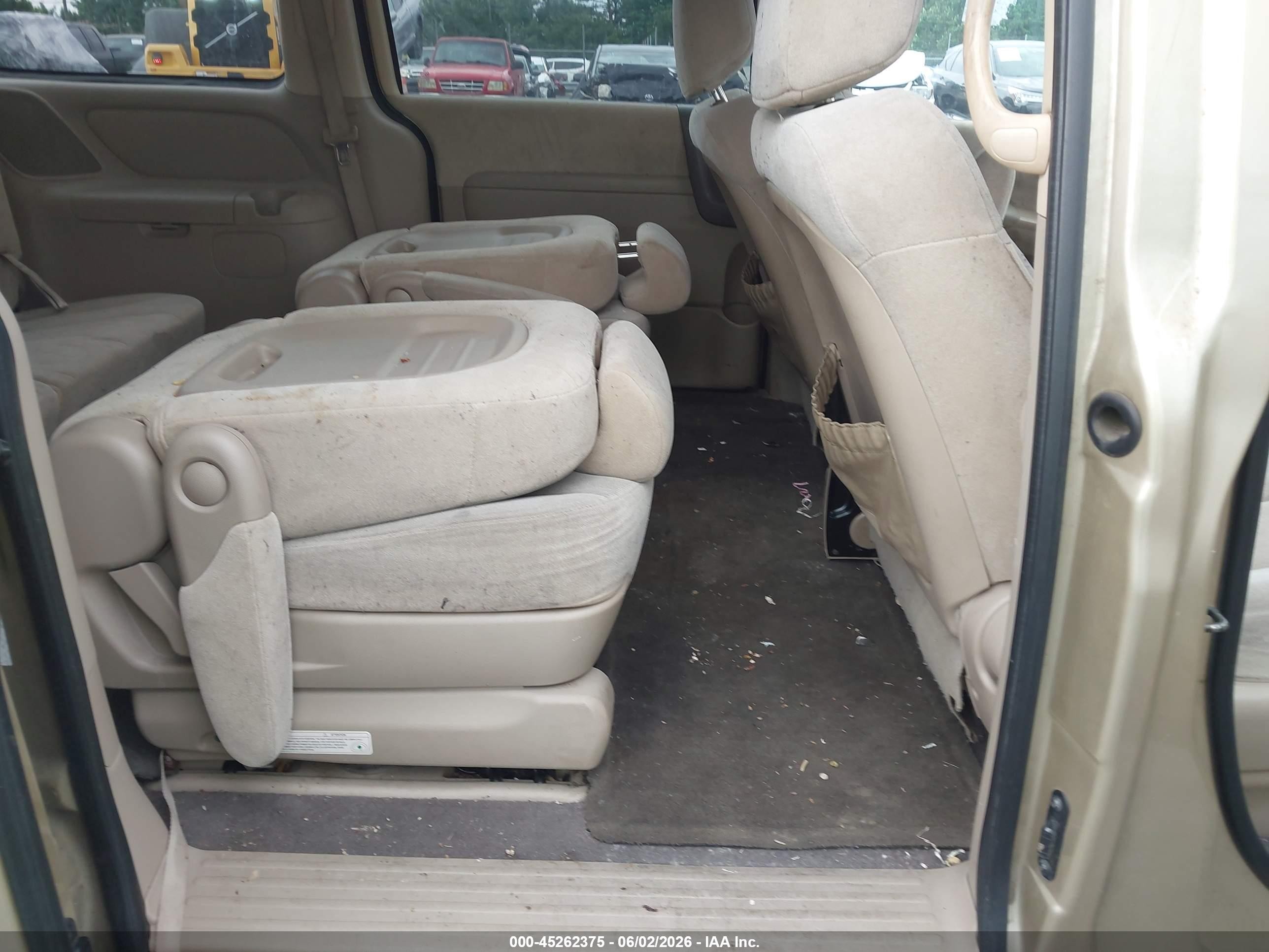 2008 Kia Sedona Lx Gold vin: KNDMB233286255335