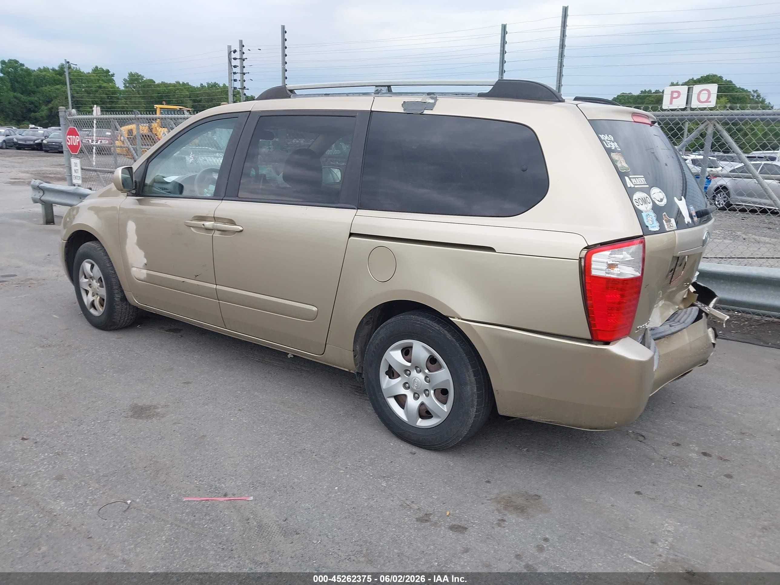 2008 Kia Sedona Lx Gold vin: KNDMB233286255335