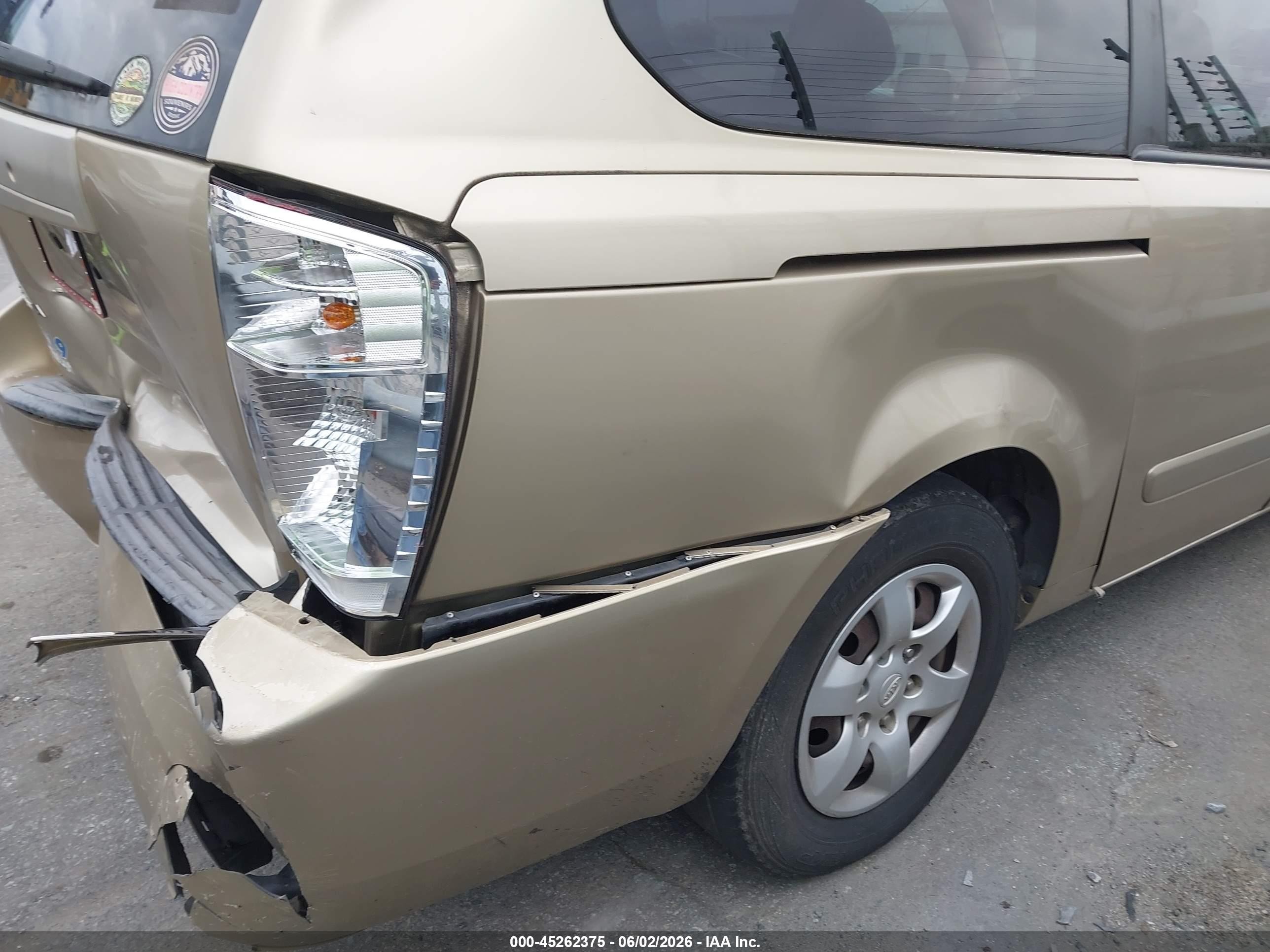 2008 Kia Sedona Lx Gold vin: KNDMB233286255335