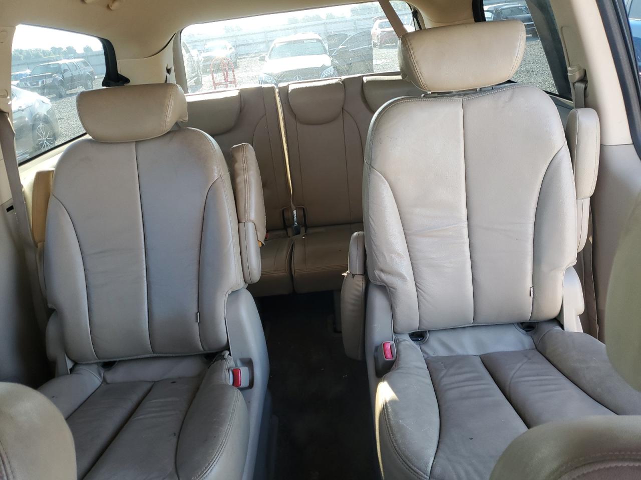 2009 Kia Sedona Lx Red vin: KNDMB233296299370