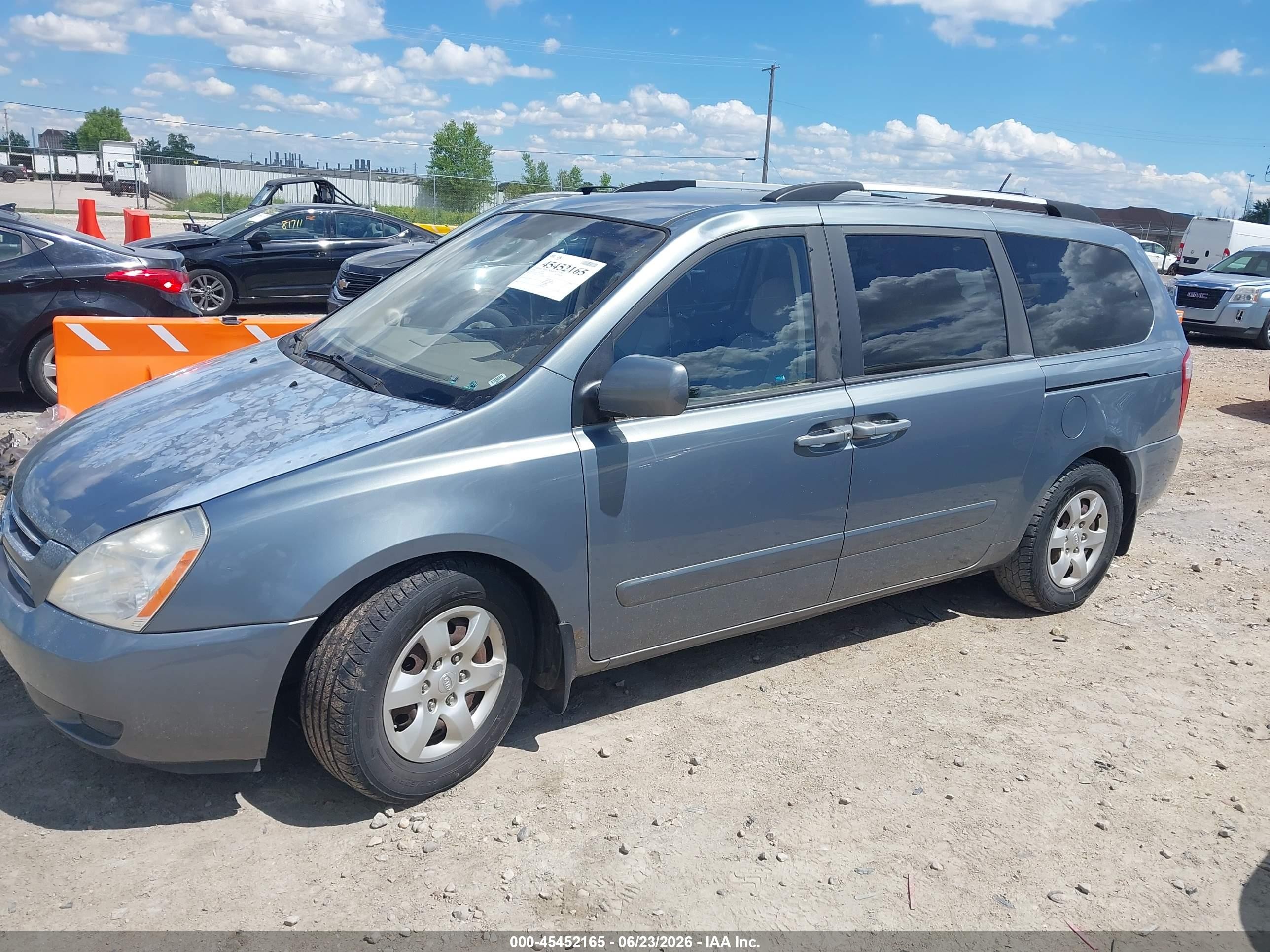 2009 Kia Sedona Lx Light Blue vin: KNDMB233296316068