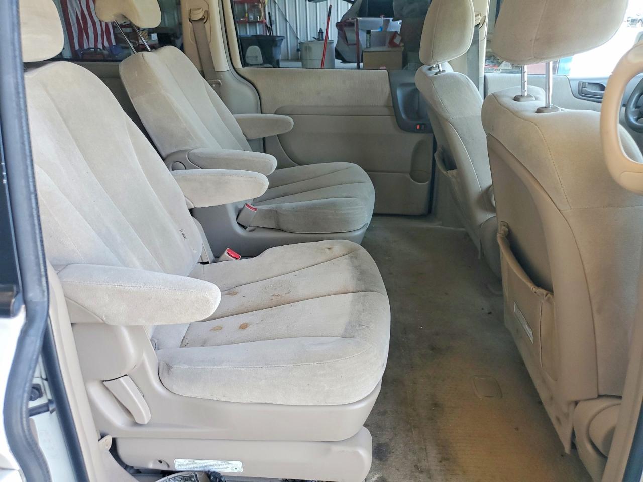 2006 Kia Sedona Lx White vin: KNDMB233366050877