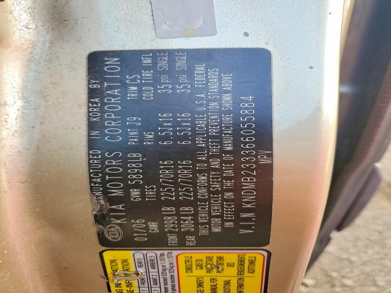 2006 Kia Sedona Lx Tan vin: KNDMB233366055884