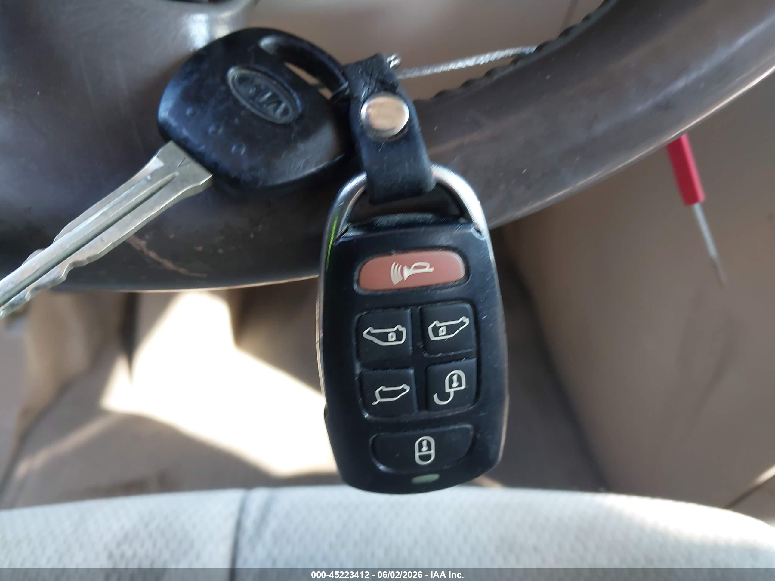 2007 Kia Sedona Ex Blue vin: KNDMB233376172091