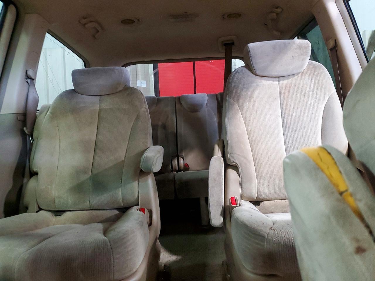 2007 Kia Sedona Base Maroon vin: KNDMB233376179493