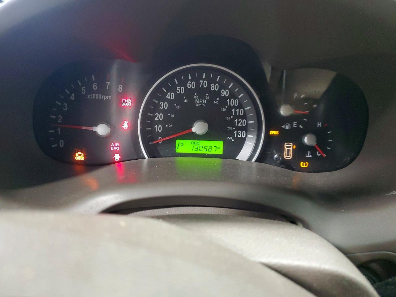 2007 Kia Sedona Base Maroon vin: KNDMB233376179493