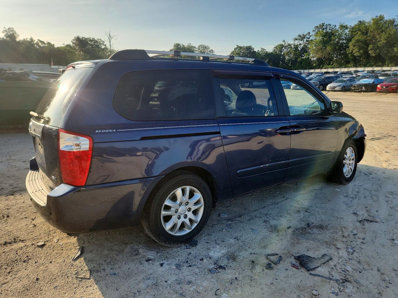 2008 Kia Sedona Lx Blue vin: KNDMB233386214745