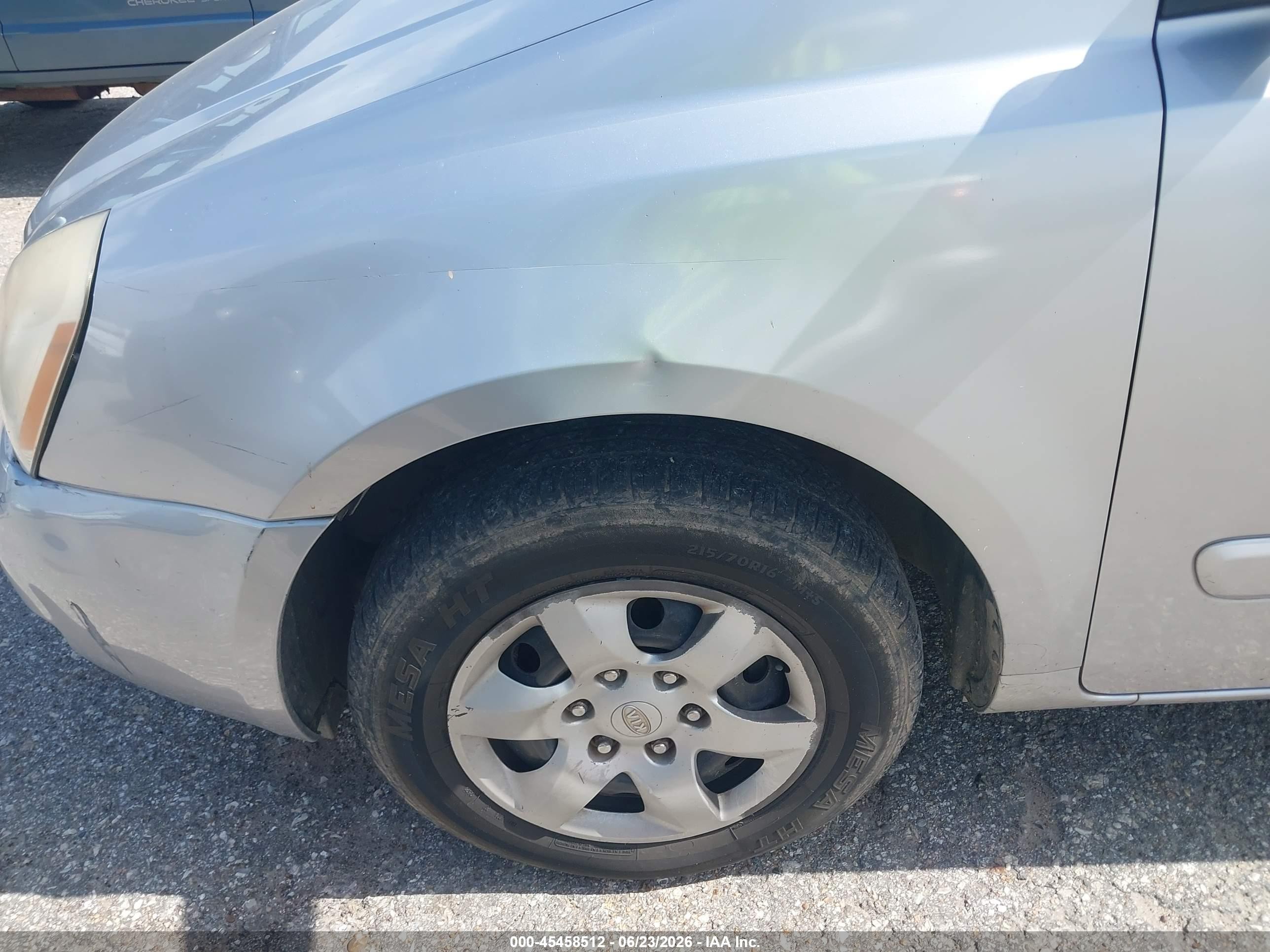 2009 Kia Sedona Lx Silver vin: KNDMB233396316192