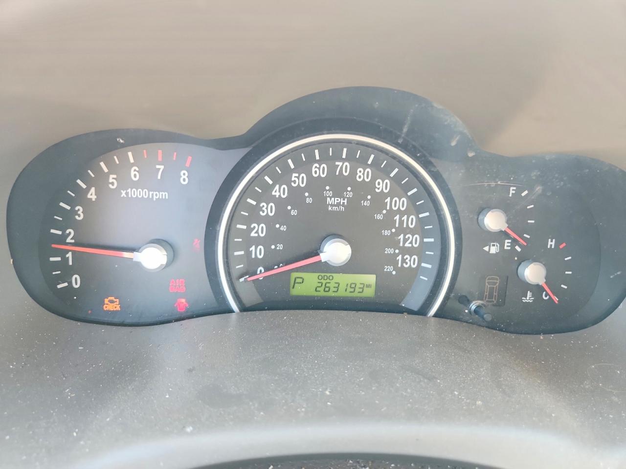 2006 Kia Sedona Gold vin: KNDMB233466063203