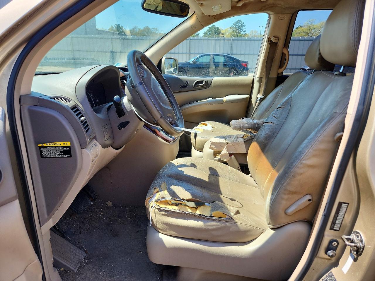2006 Kia Sedona Gold vin: KNDMB233466063203