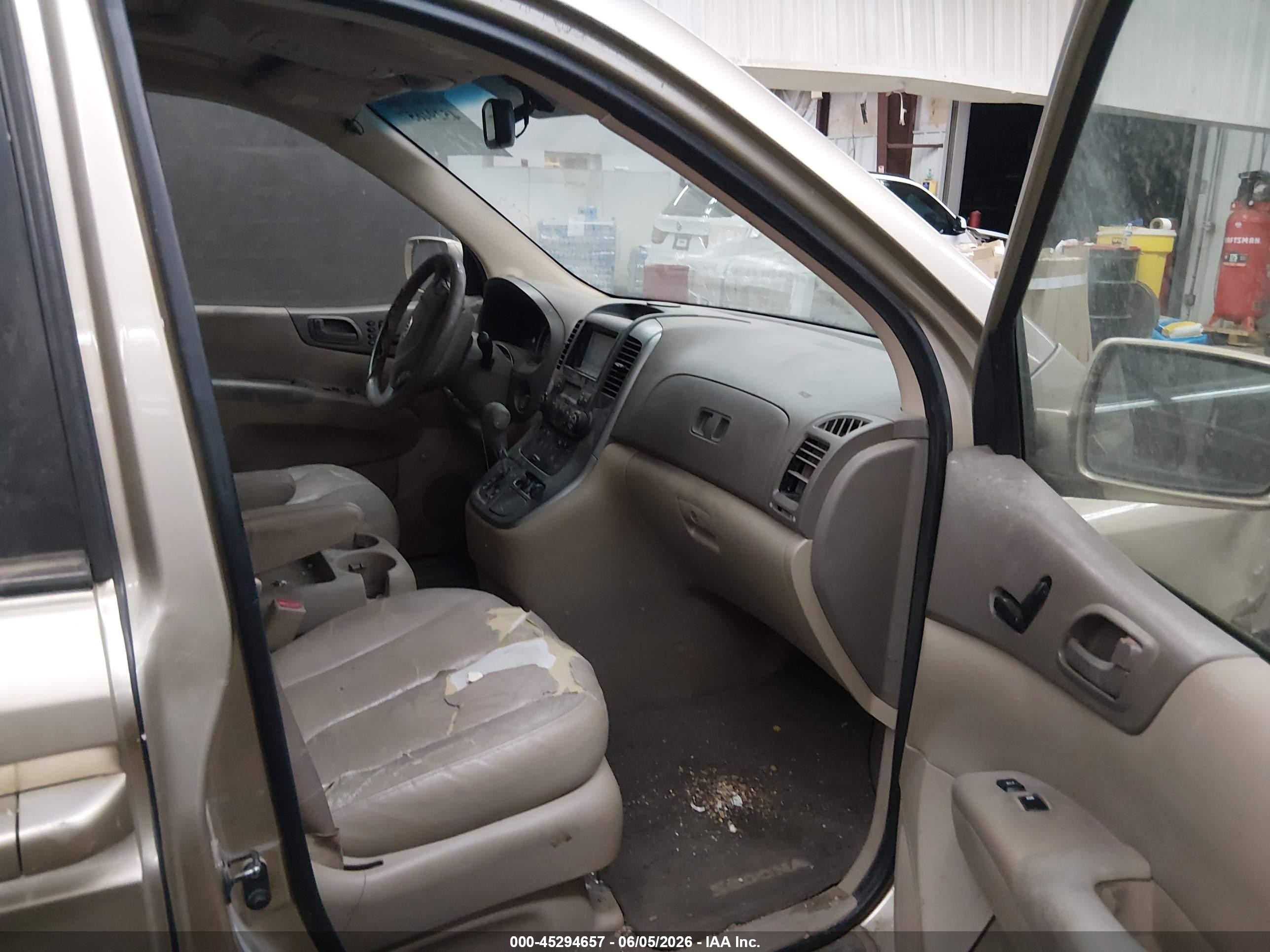 2008 Kia Sedona Ex/lx Tan vin: KNDMB233486207531
