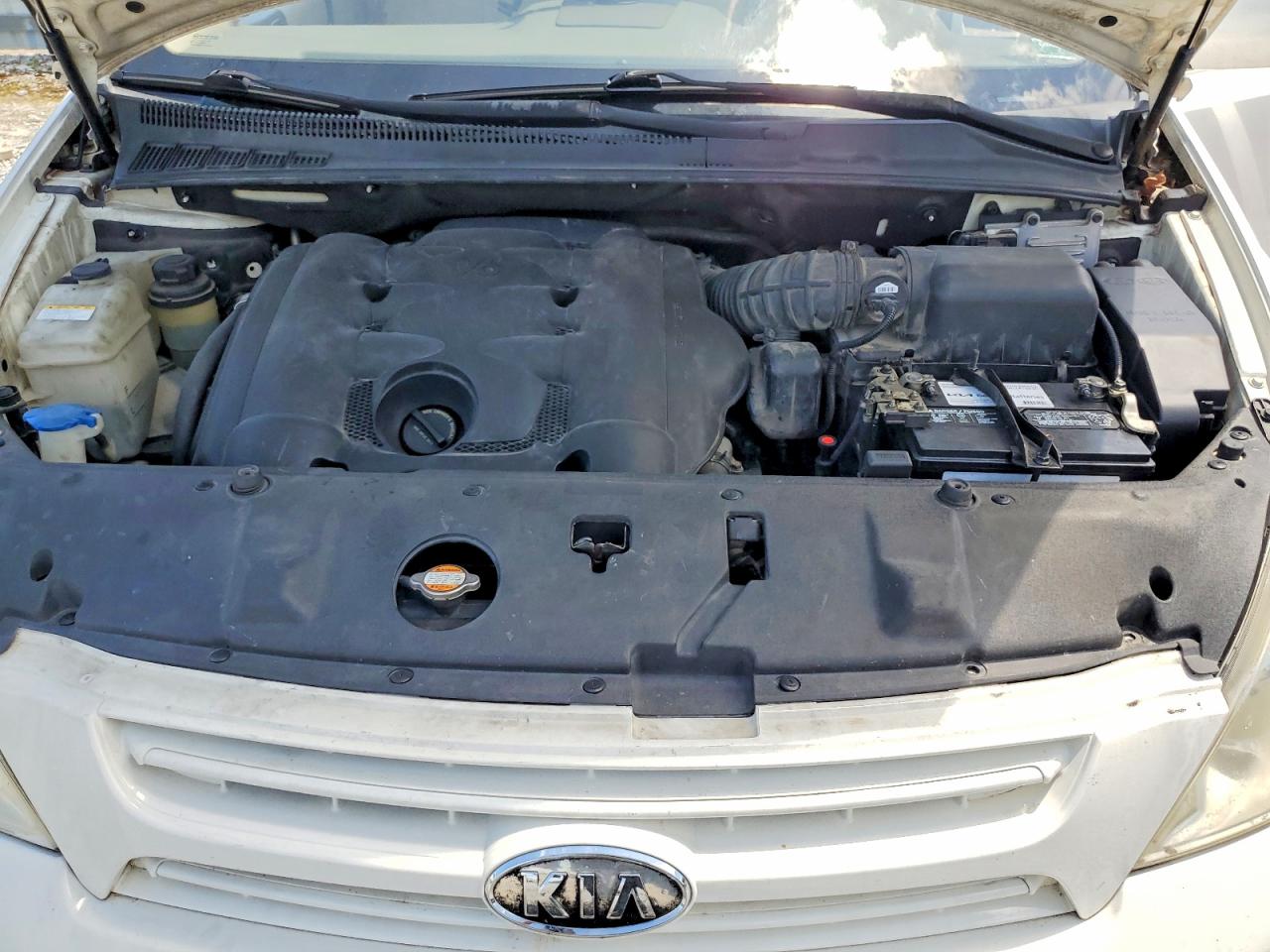 2008 Kia Sedona Lx White vin: KNDMB233486236902