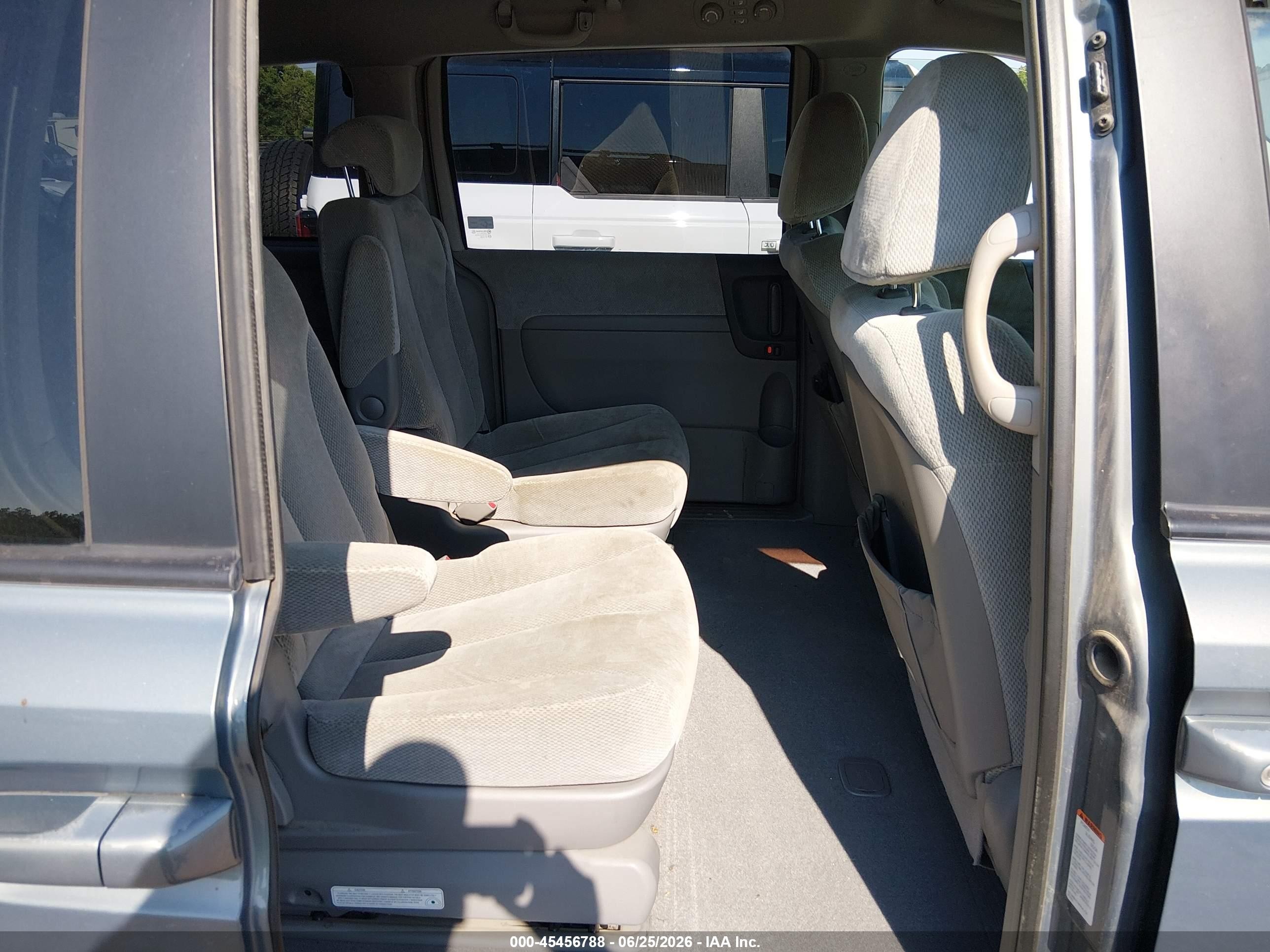 2007 Kia Sedona Ex Gray vin: KNDMB233576180046