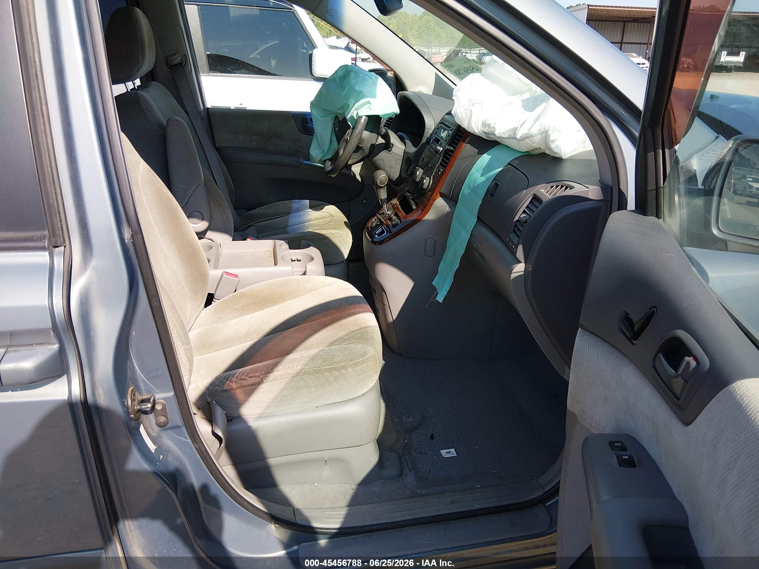 2007 Kia Sedona Ex Gray vin: KNDMB233576180046