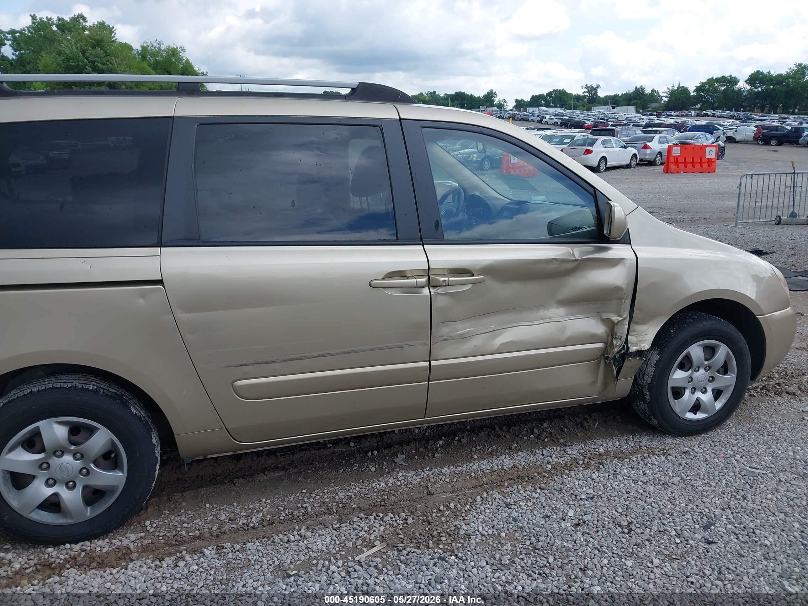 2008 Kia Sedona Lx Gold vin: KNDMB233586202497