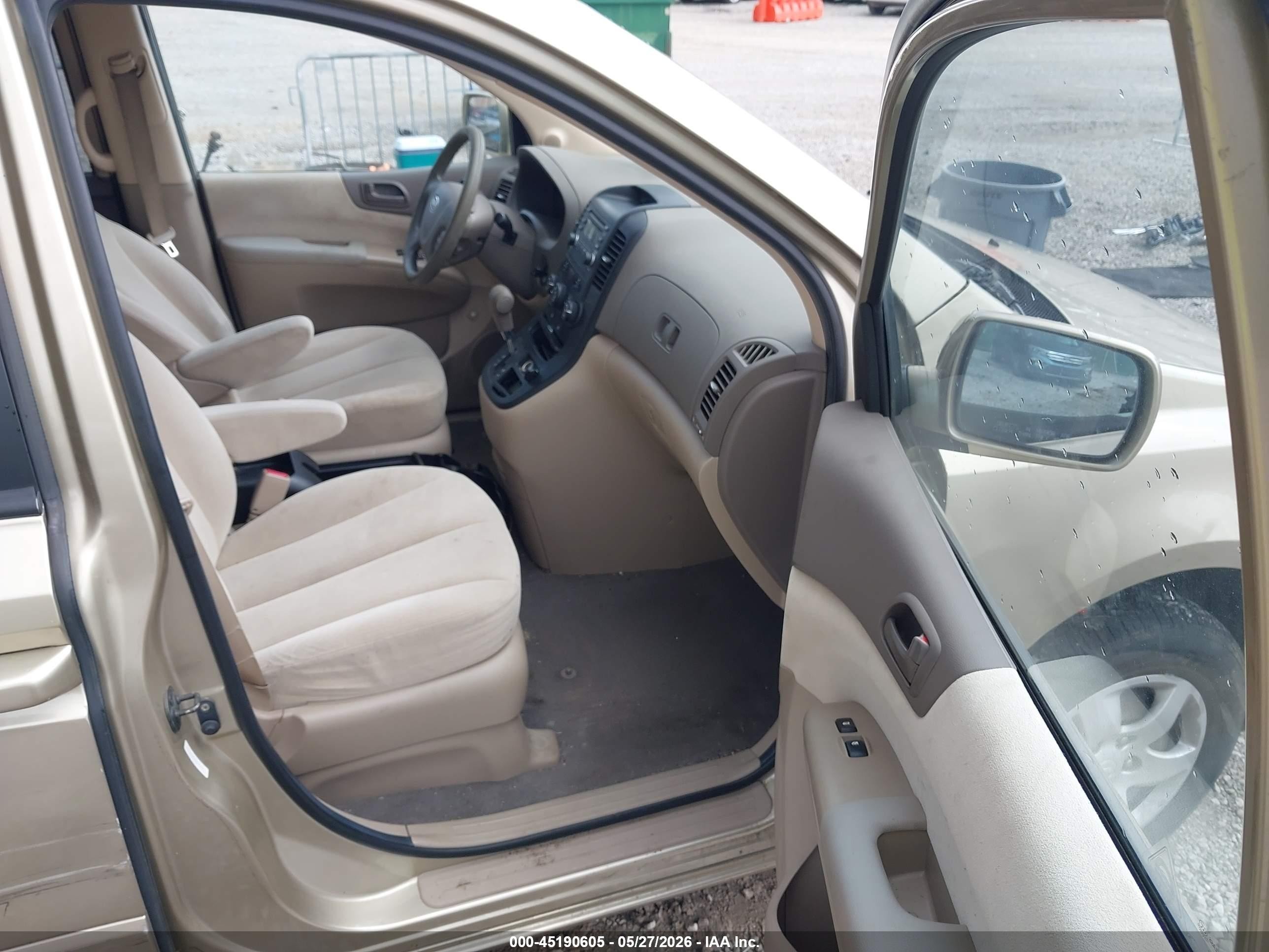 2008 Kia Sedona Lx Gold vin: KNDMB233586202497
