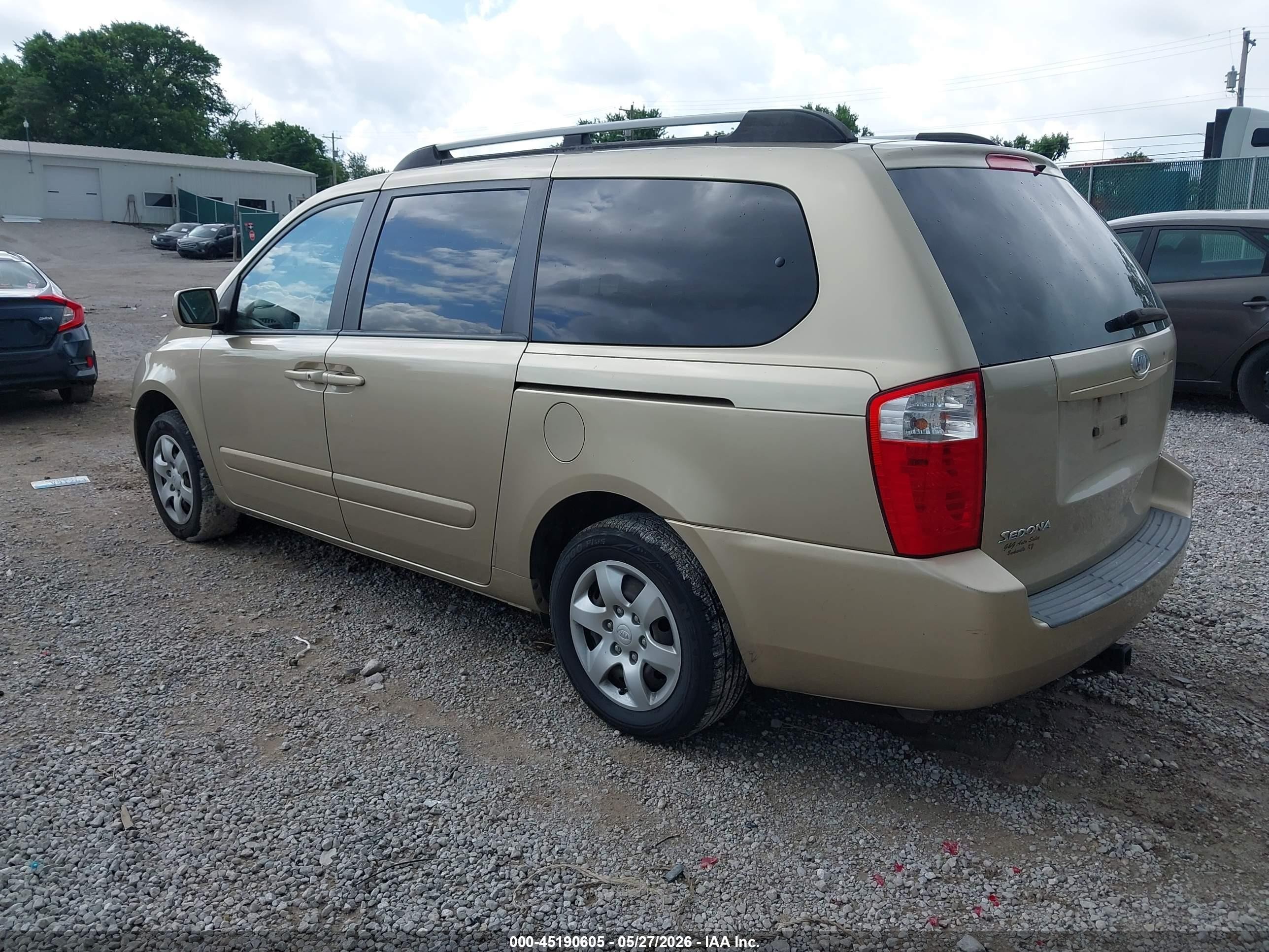 2008 Kia Sedona Lx Gold vin: KNDMB233586202497