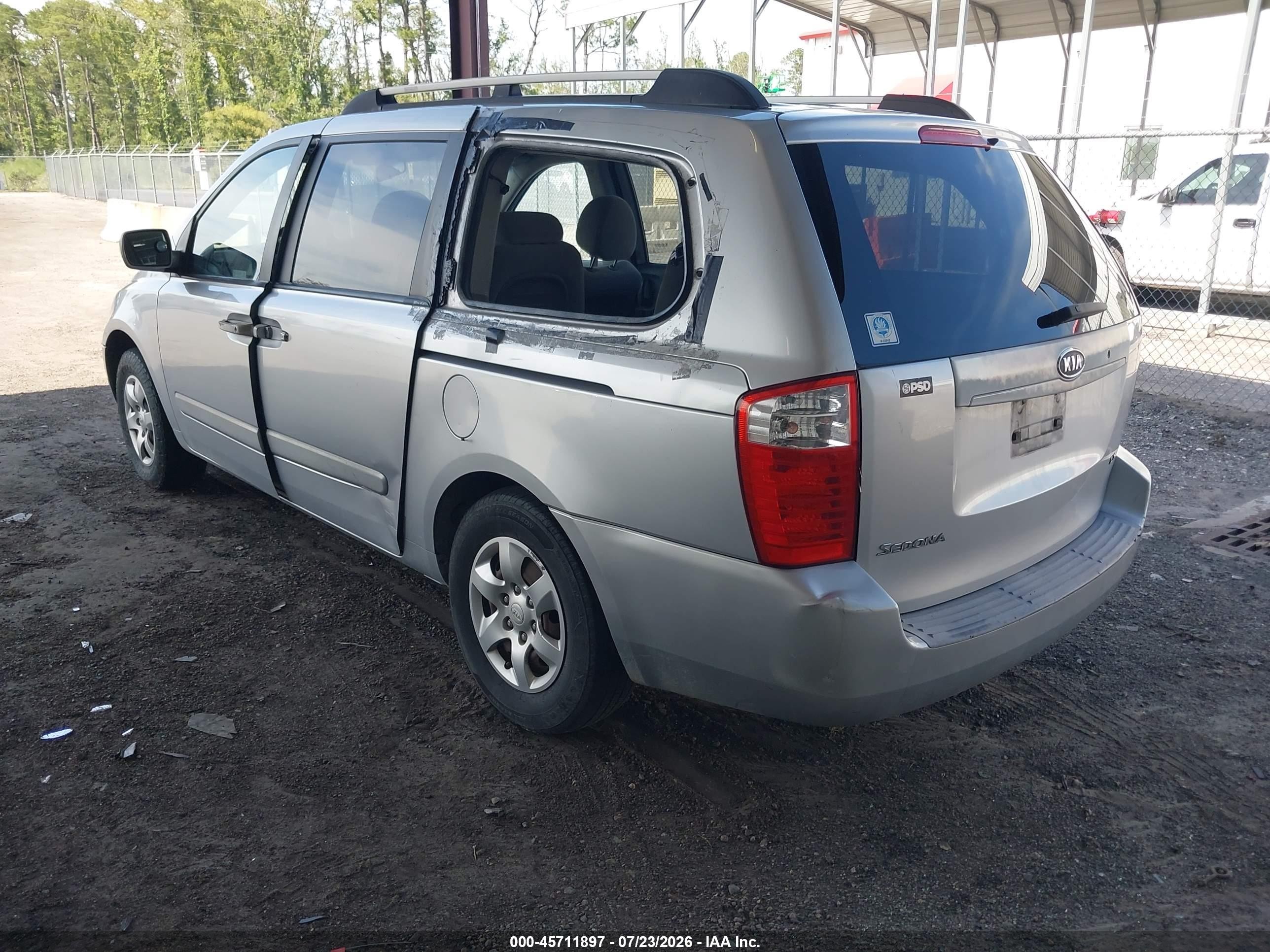 2008 Kia Sedona Lx Silver vin: KNDMB233586220708