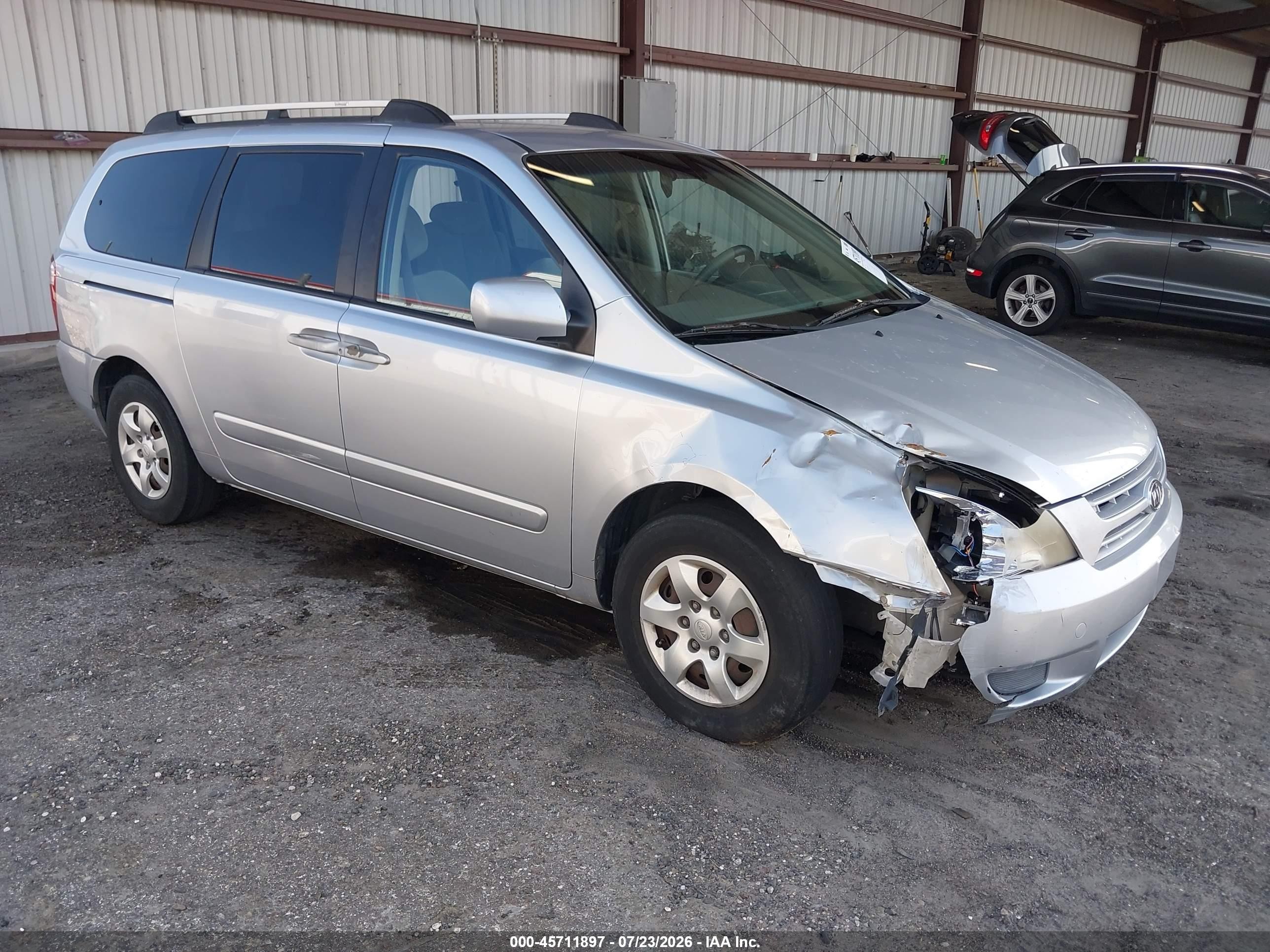 2008 Kia Sedona Lx Silver vin: KNDMB233586220708