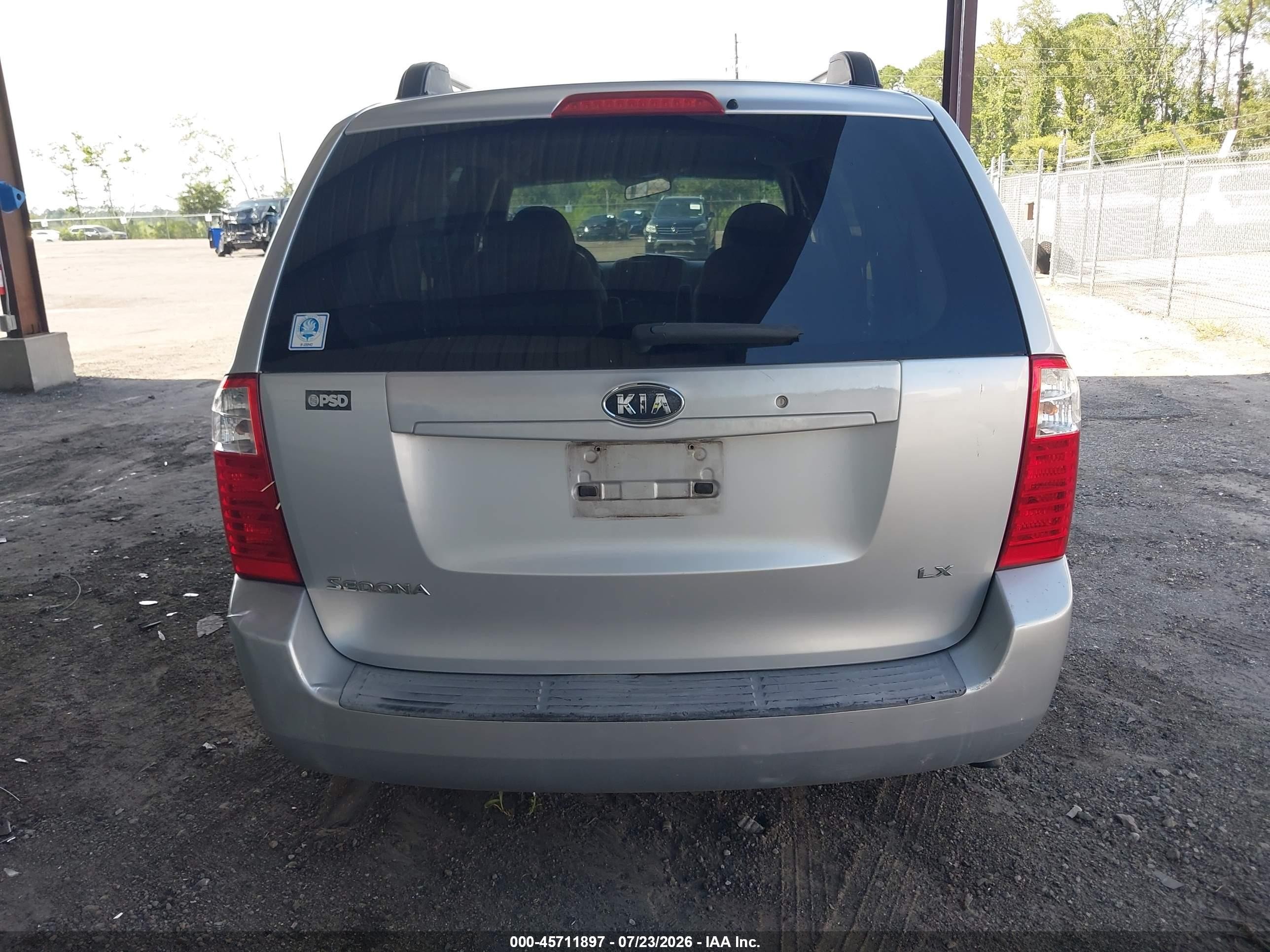 2008 Kia Sedona Lx Silver vin: KNDMB233586220708