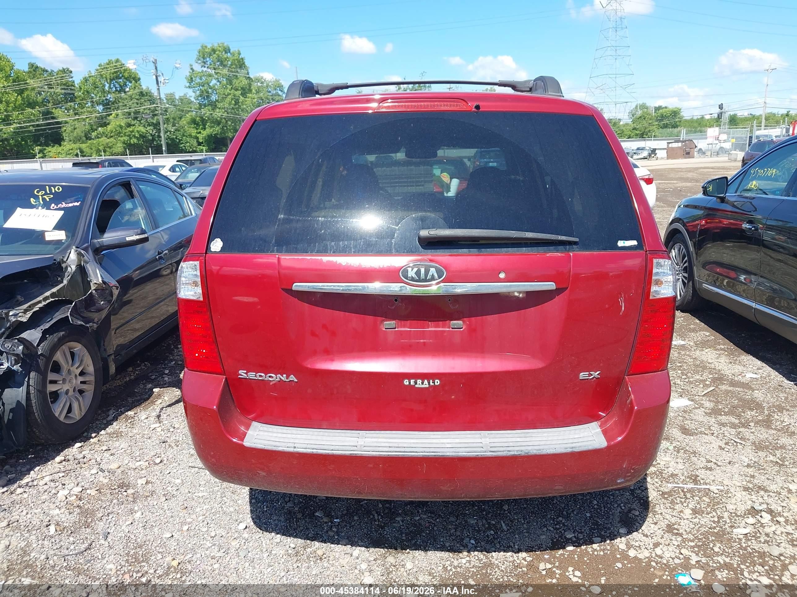 2008 Kia Sedona Ex Red vin: KNDMB233586248833
