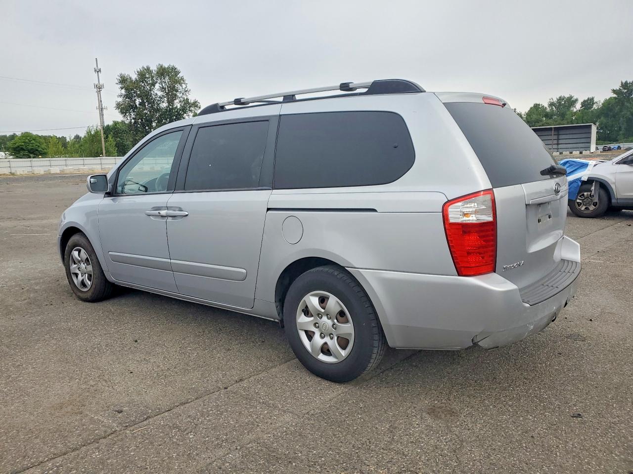 2008 Kia Sedona Lx Silver vin: KNDMB233586262487