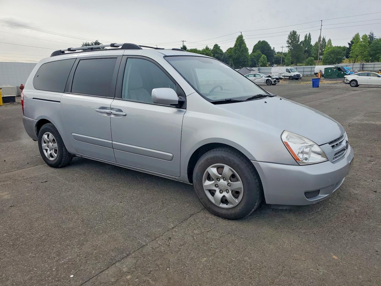 2008 Kia Sedona Lx Silver vin: KNDMB233586262487