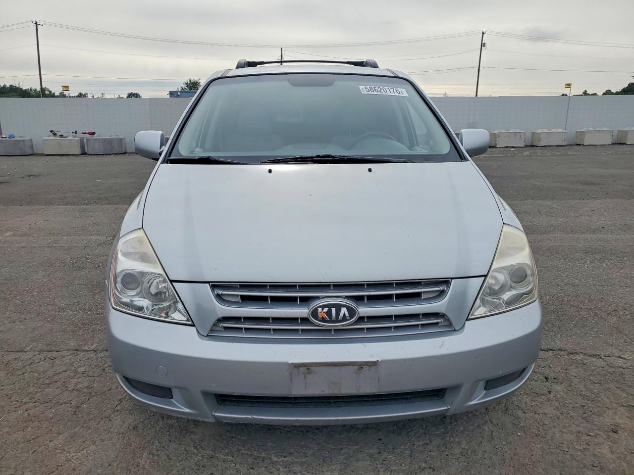 2008 Kia Sedona Lx Silver vin: KNDMB233586262487