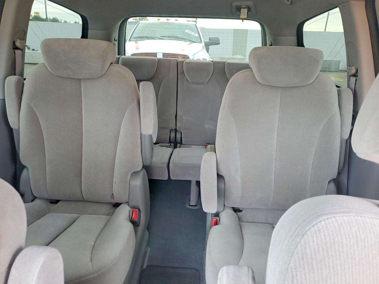 2008 Kia Sedona Lx Silver vin: KNDMB233586262487