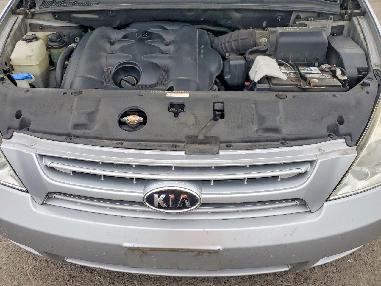 2008 Kia Sedona Lx Silver vin: KNDMB233586262487