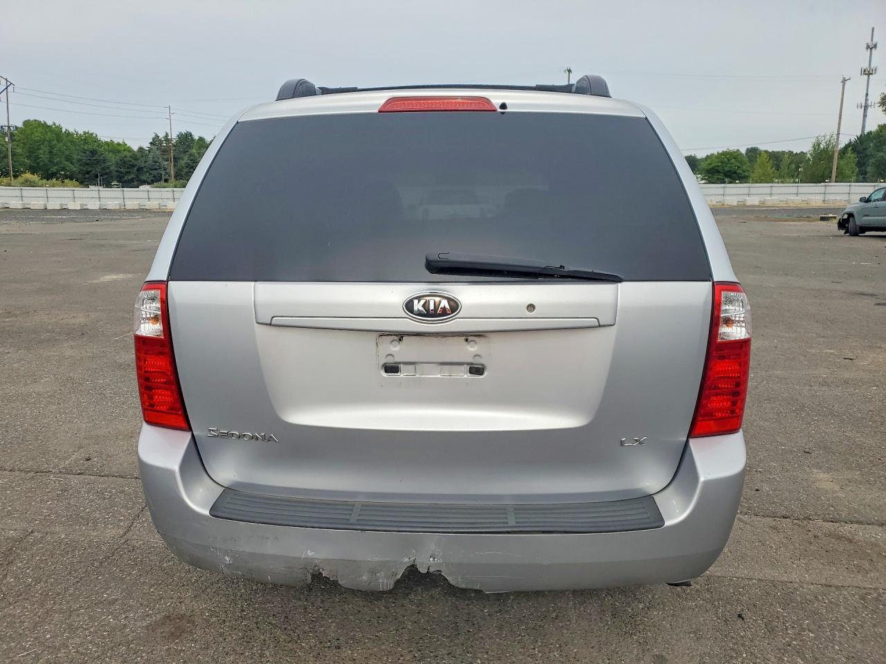 2008 Kia Sedona Lx Silver vin: KNDMB233586262487