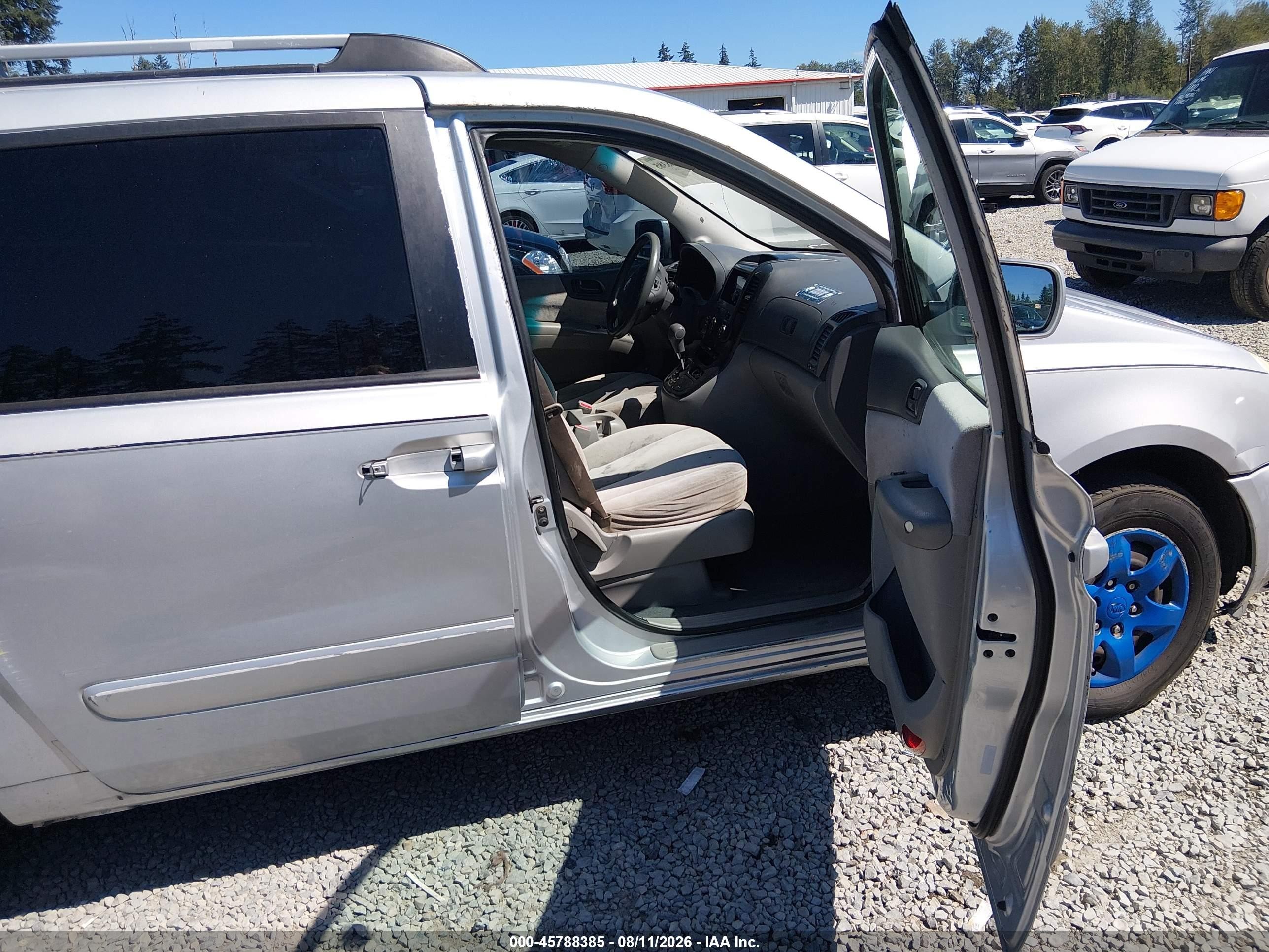 2008 Kia Sedona Lx Silver vin: KNDMB233586266930