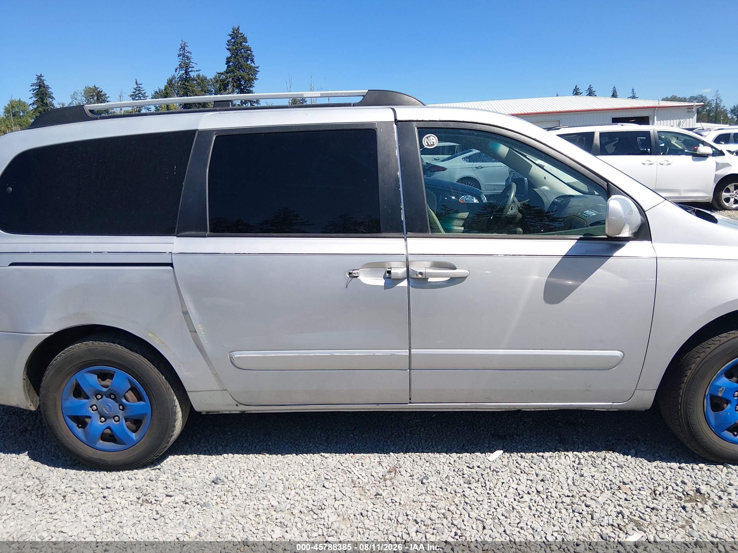 2008 Kia Sedona Lx Silver vin: KNDMB233586266930